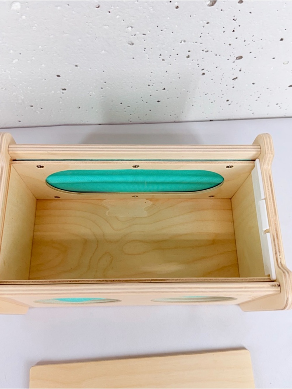 Lovevery Montessori Sensory Box - Picture 13 of 14
